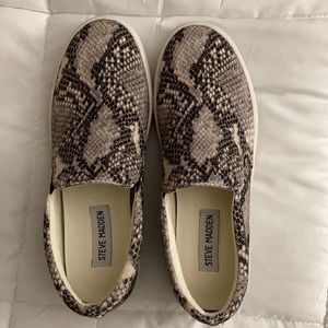 Steve Madden Slip On Sneakers 7.5